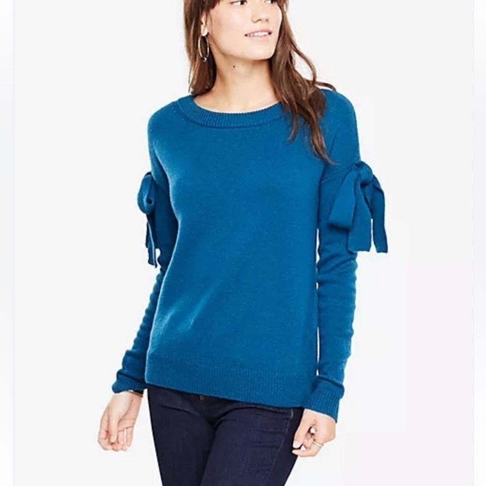 Ann Taylor Wool Blend Teal Blue Sleeve Bow Crewneck Pullover Sweater Medium